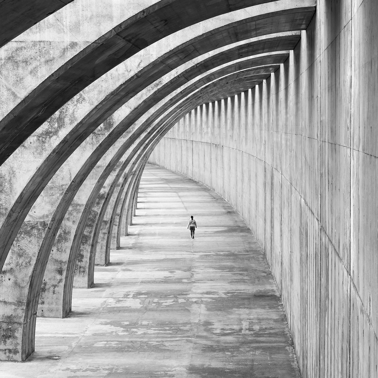 Okullarda Kamera, Mahremiyet ve Çocuğun Üstün Yararı: KVKK ve Yapay Zekâ Hukuku Bağlamında Bir Değerlendirme architecture, human, city, road, art, space, path, endeavor, design, walls, gallery, construction, fractals, gallery, construction, construction, construction, construction, construction